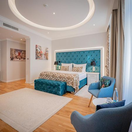 Golden Key Boutique Hotel Κάρλοβι Βάρι Εξωτερικό φωτογραφία