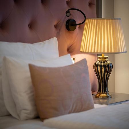 Golden Key Boutique Hotel Κάρλοβι Βάρι Εξωτερικό φωτογραφία