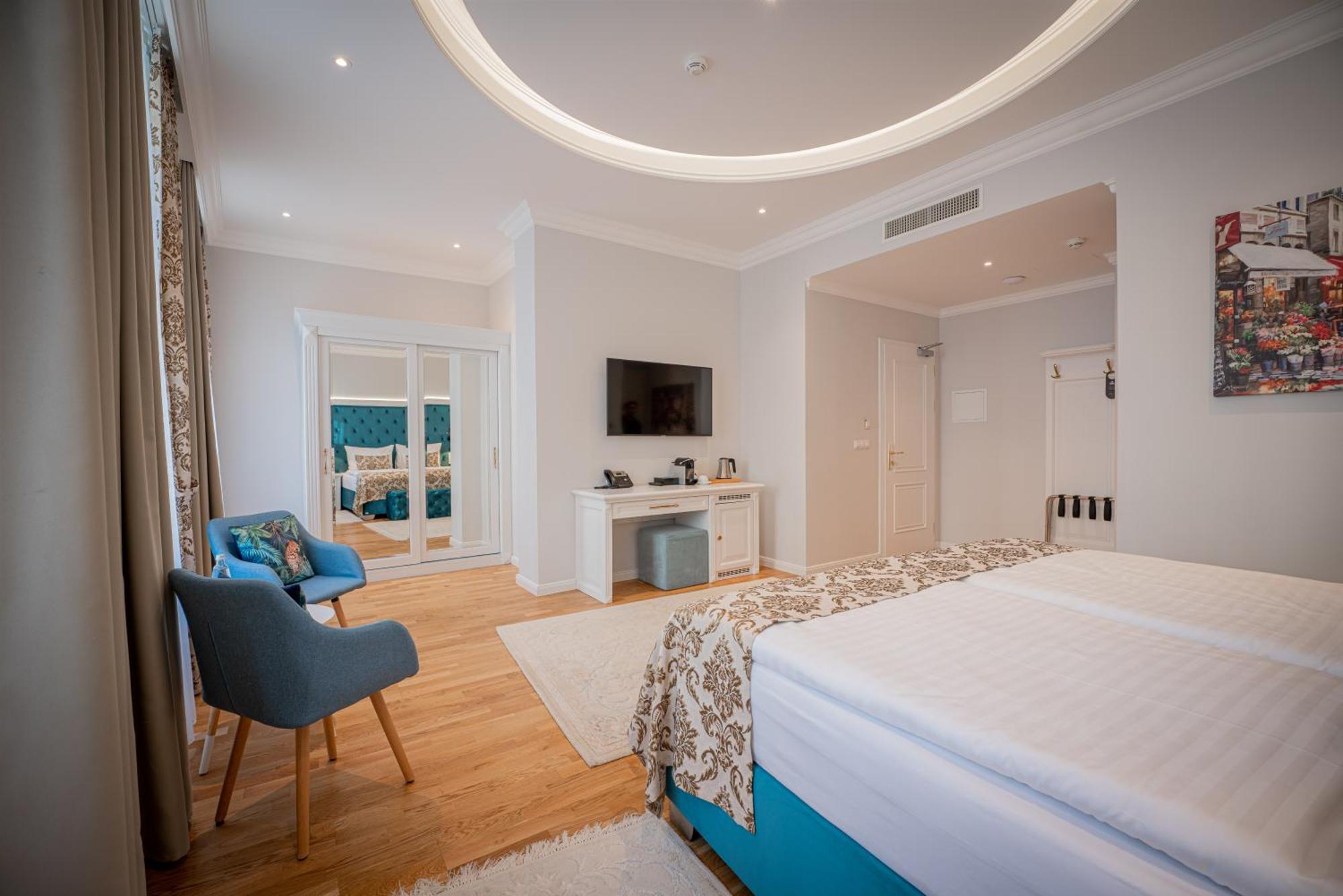 Golden Key Boutique Hotel Κάρλοβι Βάρι Εξωτερικό φωτογραφία