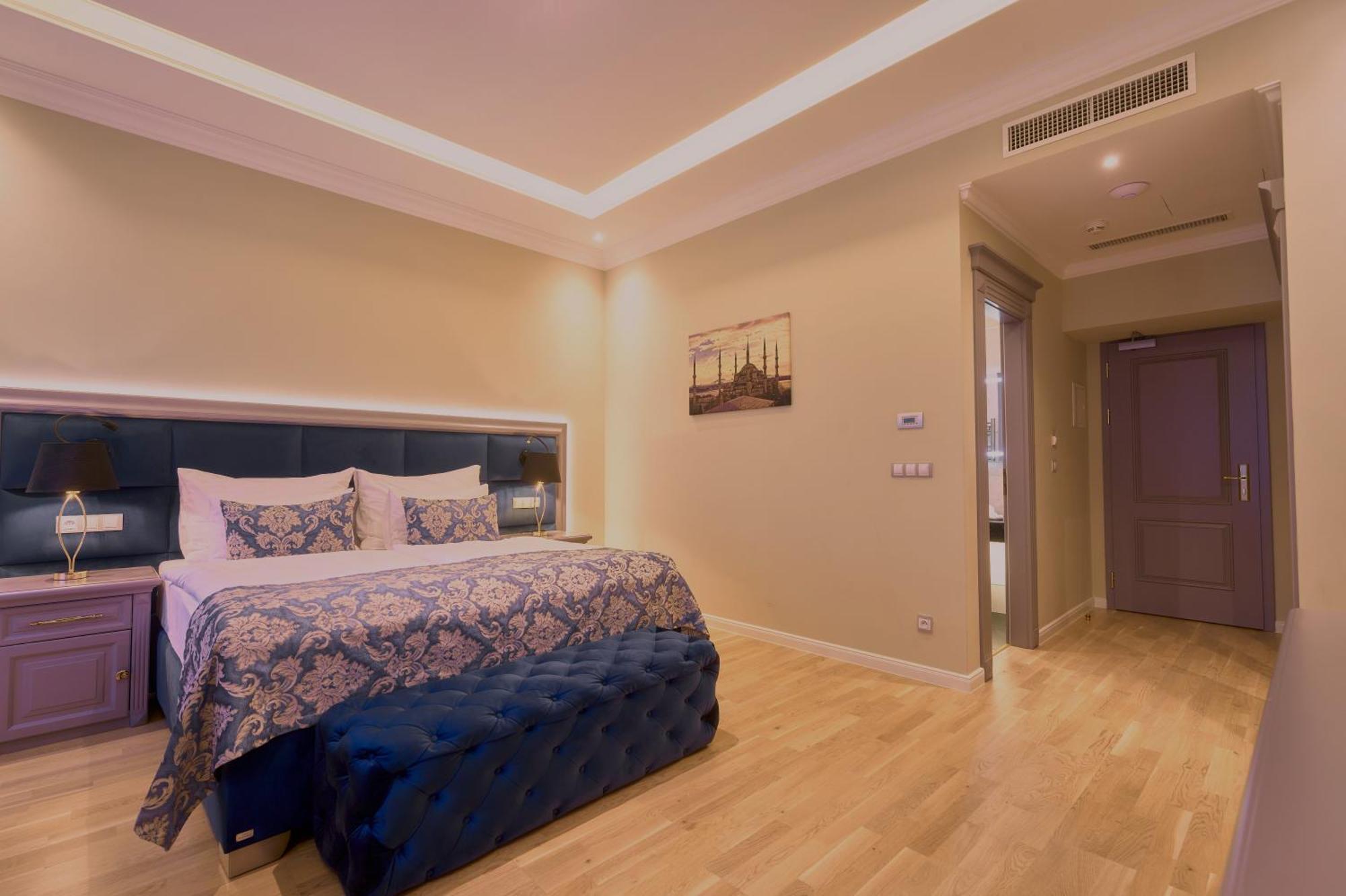 Golden Key Boutique Hotel Κάρλοβι Βάρι Εξωτερικό φωτογραφία