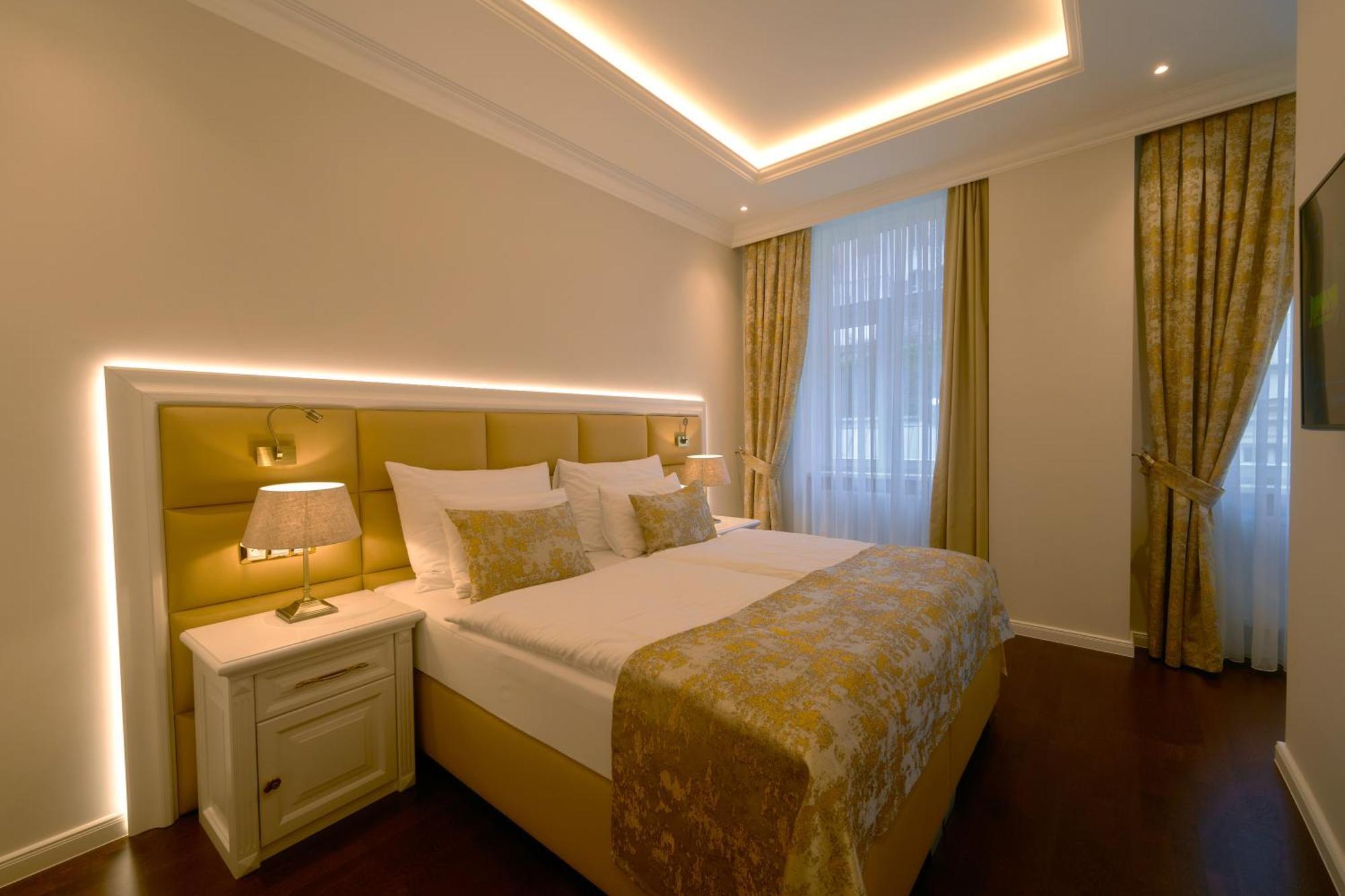 Golden Key Boutique Hotel Κάρλοβι Βάρι Εξωτερικό φωτογραφία