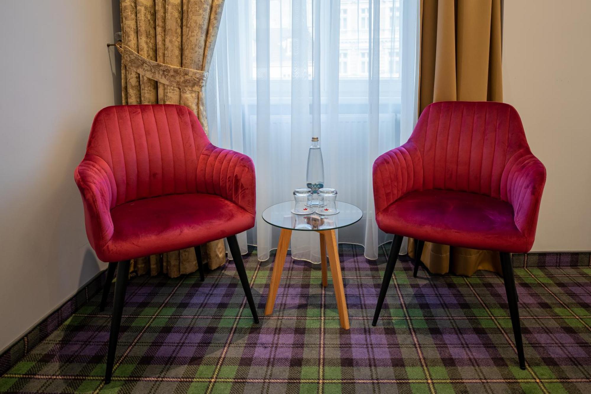 Golden Key Boutique Hotel Κάρλοβι Βάρι Εξωτερικό φωτογραφία