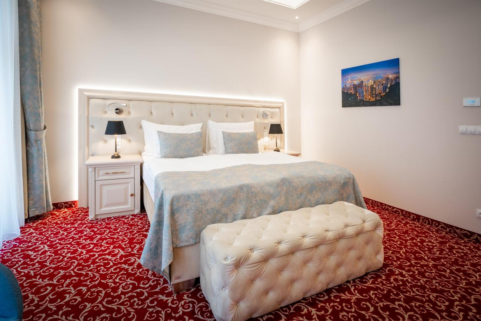 Golden Key Boutique Hotel Κάρλοβι Βάρι Εξωτερικό φωτογραφία